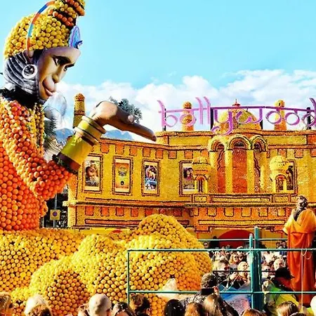 Terrasse Xxl En Plein Centre Nid Urbain Pour Couples & City-break * מנטון