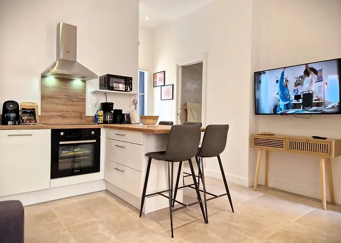 Terrasse Xxl En Plein Centre Nid Urbain Pour Couples & City-break Διαμέρισμα Μεντόν